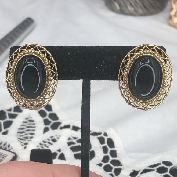 Vintage 1928 Brand Black Oval Cabochon Gold Tone Clip On Earrings - Picture 7 of 7